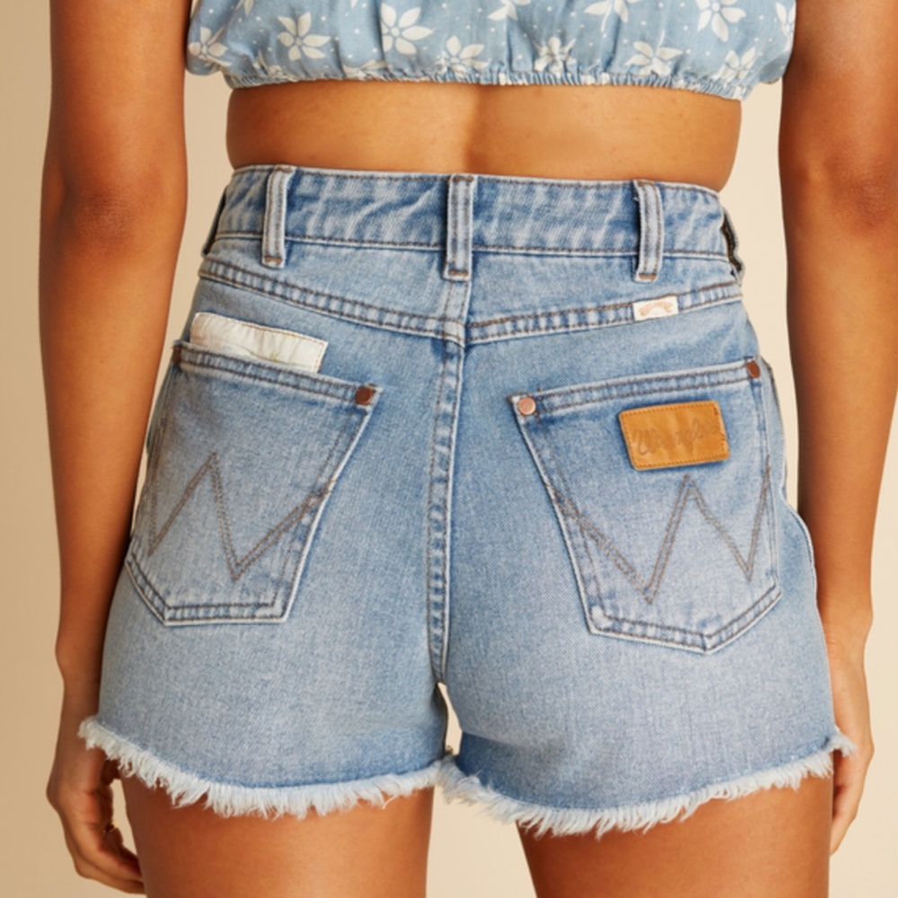Wrangler Showdown Patch Work Denim Shorts - Picture 4 of 6